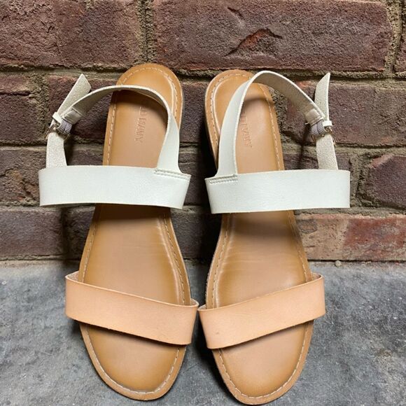 Old Navy Cream Leather Sandal Size 9 - Picture 2 of 5